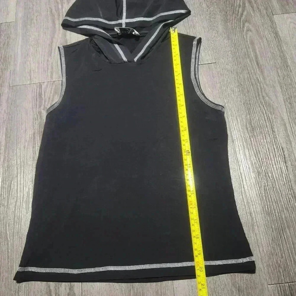 Vintage 80s basic black sleeveless hooded top with white contrast stitching - Picture 9 of 12